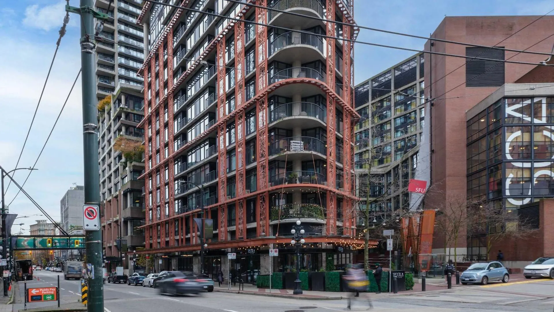 Modern Downtown Apartment With Stunning Water Views Vancouver Canada