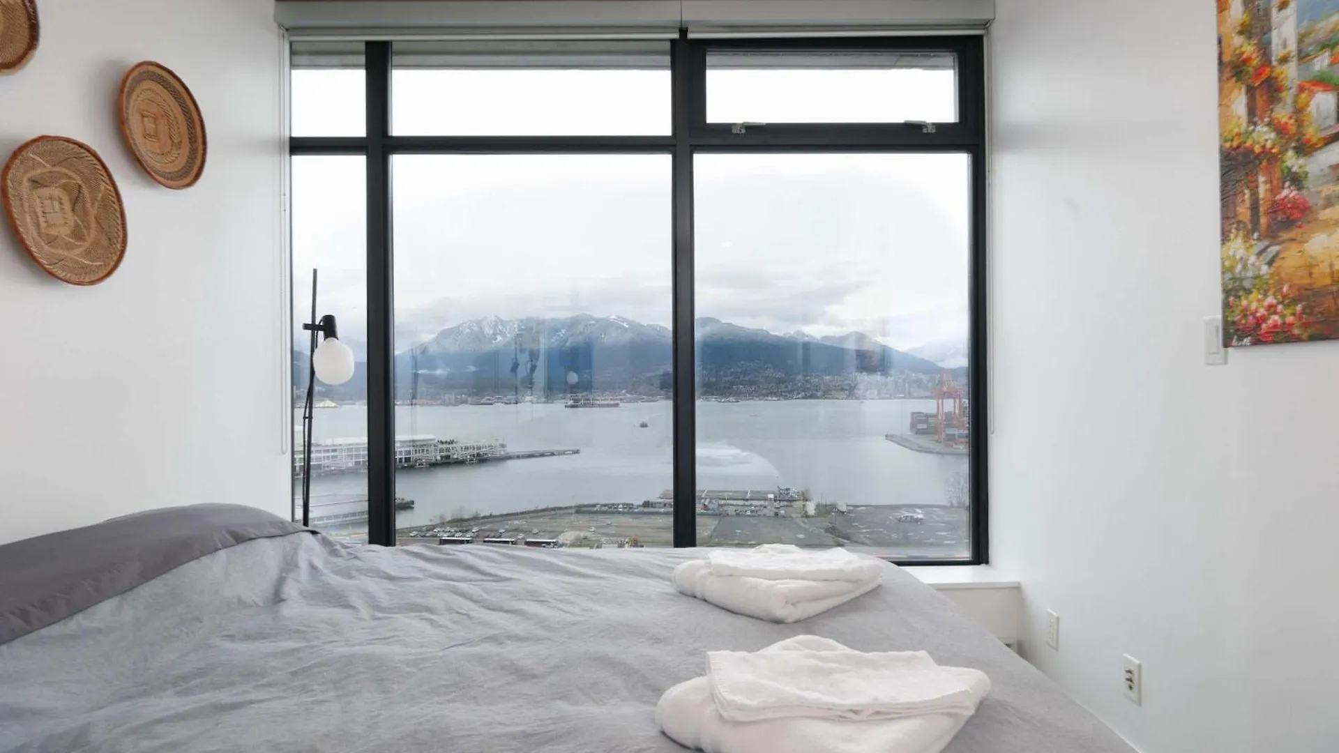 Modern Downtown Apartment With Stunning Water Views Vancouver Canada